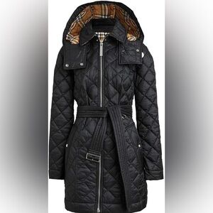 Burberry | Quilted coat with zipper, belt and removable hood, XS